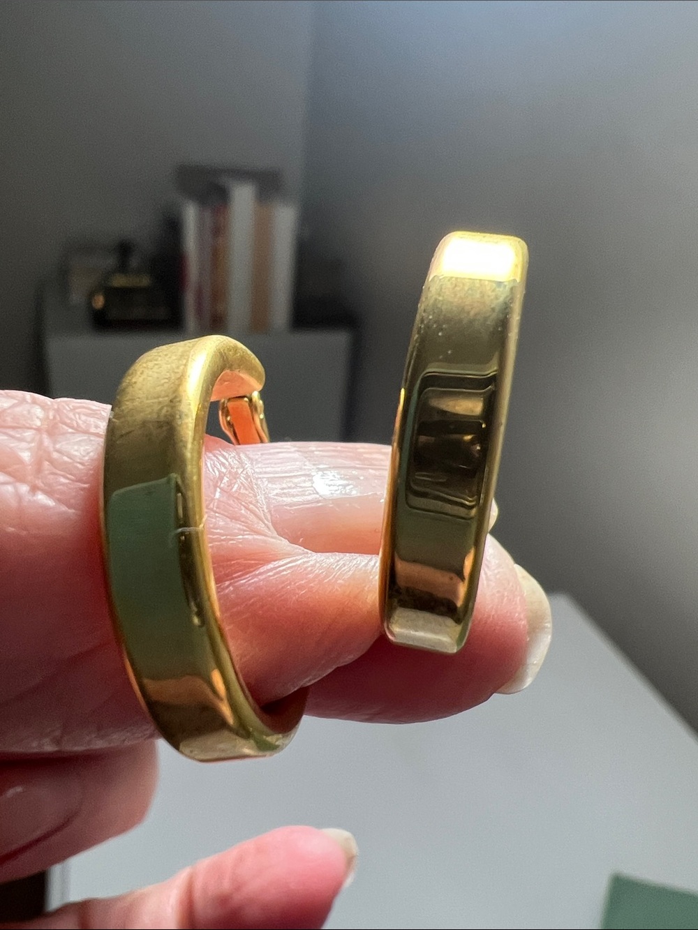 Timeless Golden Hoop Earrings - Classic Small Hoops - Vintage - Picture 4 of 12